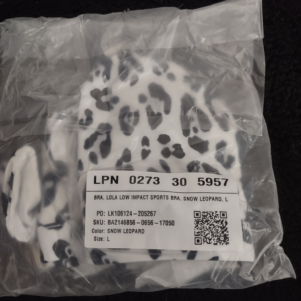 Fabletics snow leopard set - Picture 3 of 9